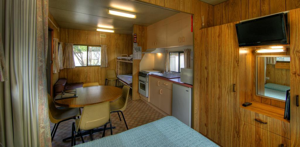 Riverview Caravan Park Porepunkah Exterior photo