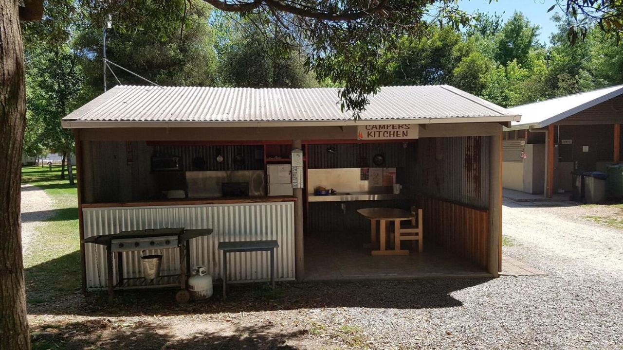 Riverview Caravan Park Porepunkah Exterior photo